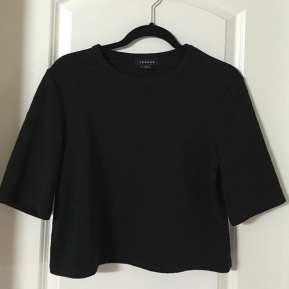 Black long(er) crop top