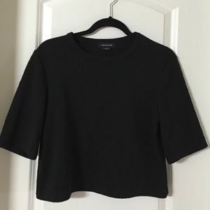 Black long(er) crop top