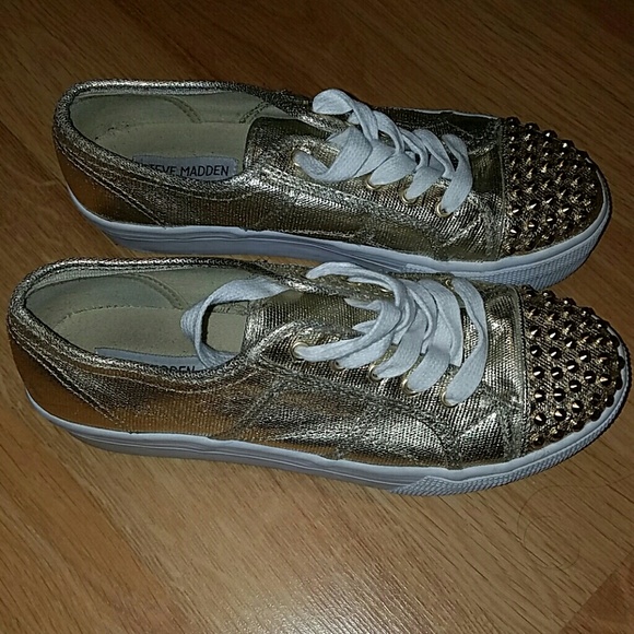 Steve Madden sneakers