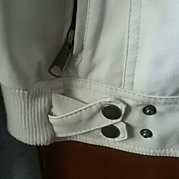 Jacket - Picture 4 of 4