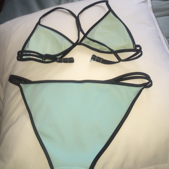 Victoria's Secret Blue Triangle Bikini Set - Picture 2 of 3