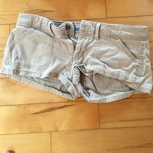 Hollister shorts tan