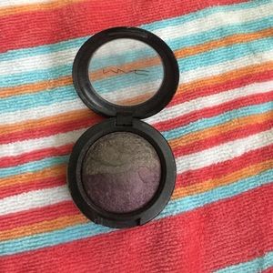 Discontinued Mac eye shadow.
