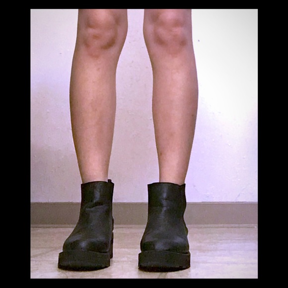 Chunky Chelsea boots