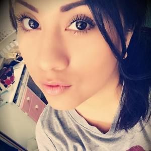 Meet your Posher, Claudia