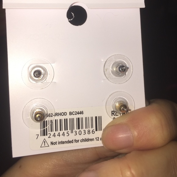 Nwt BCBGeneration stud earrings - Picture 2 of 2