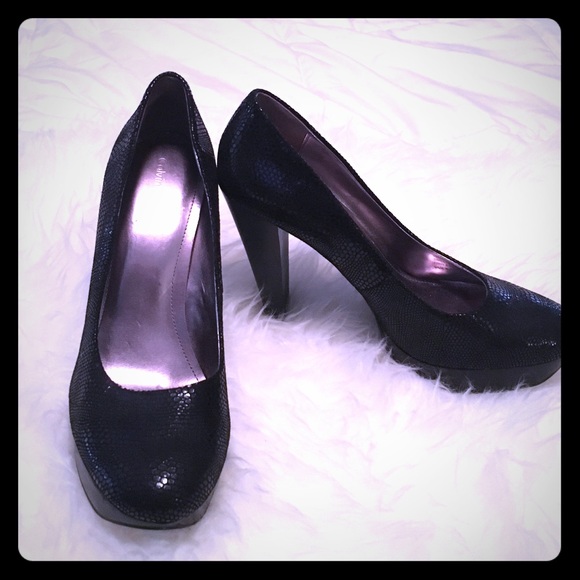 Calvin Klein black leather pumps