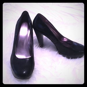 Calvin Klein black leather pumps