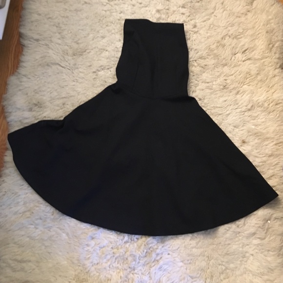 Black sleeveless A line dress