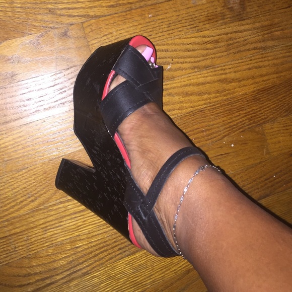 Shoes - Picture 2 of 3
