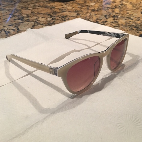 NEED GONE ASAP. Taking offers!! Sperry Sunglasses!