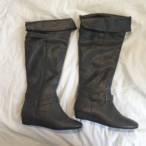 **Last chance-gone 1/1/17** gray boots