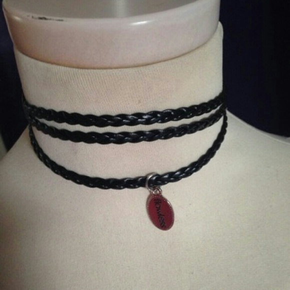 Choker - Picture 1 of 1