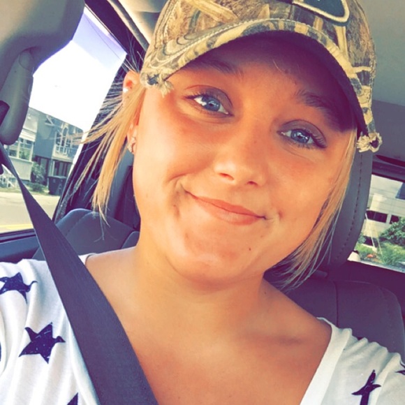 Meet your Posher, Elizabeth - Picture 1 of 1