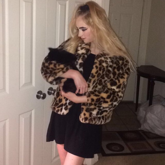 Meet your Posher, Ellie - Picture 1 of 1