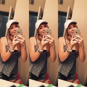 Meet your Posher, Veronica