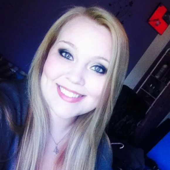 Meet your Posher, Courtney - Picture 1 of 1