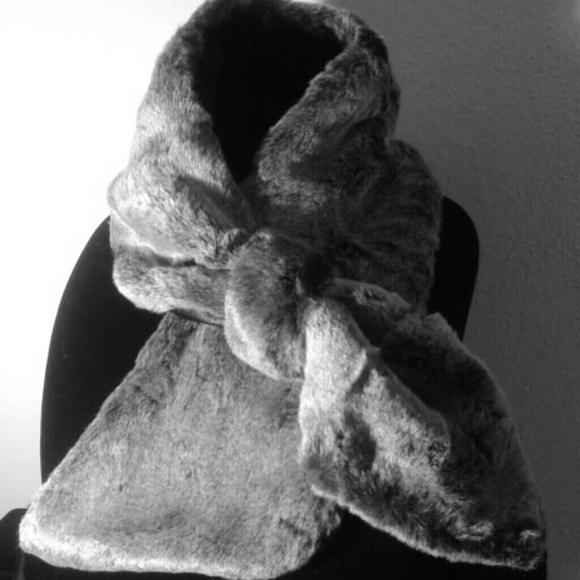 Faux Grey fur collar - Picture 1 of 4