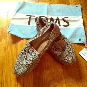 TOMS