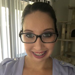 Meet your Posher, Alisa