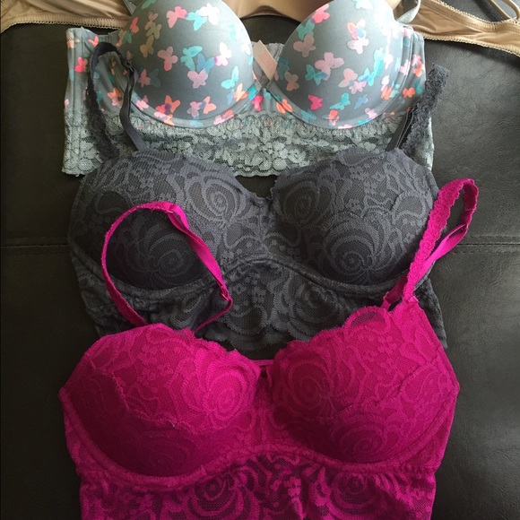 3 VS PINK bras 1 FREE!