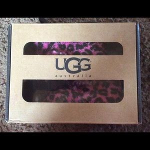 💕UGG Infant girl leopard booties💕