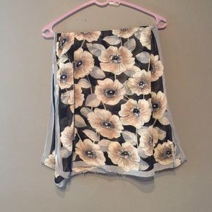 Vera Bradley Soft Scarf in Camellia