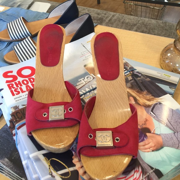 Chanel pink suede sandals