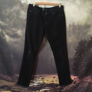 Simple black skin I jeans