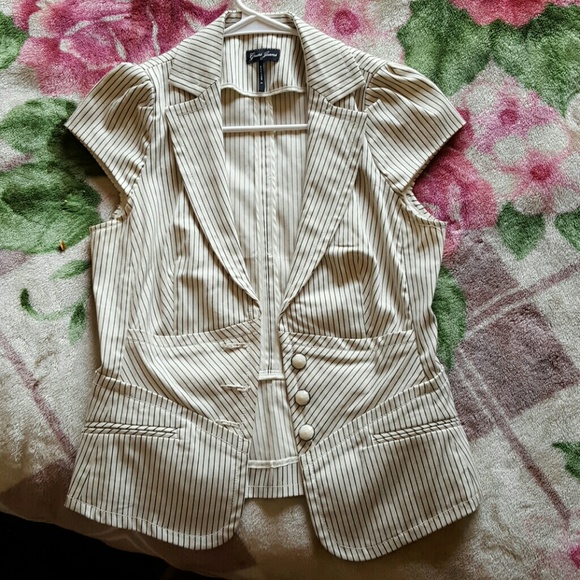 Guess Jeans cute top