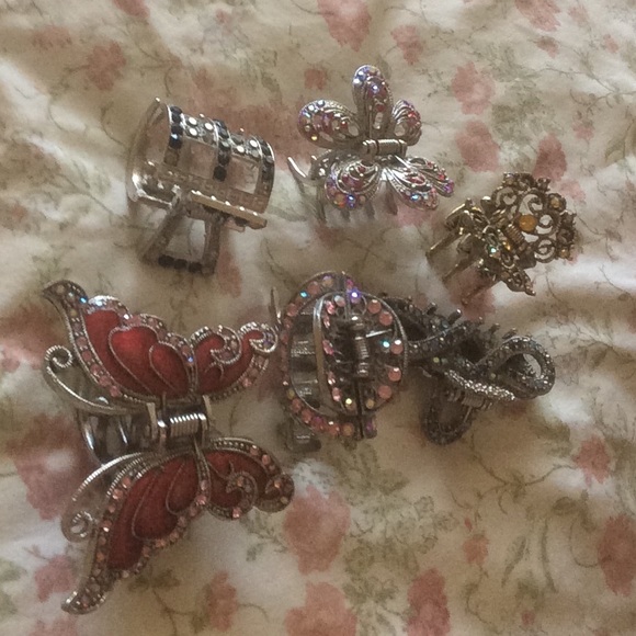 Bundle of 6 gorgeous bedazzled hair clips