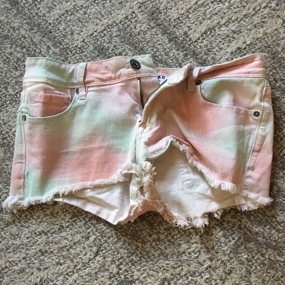 Bullhead Pastel Tye-dye Short Shorts