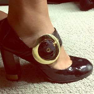 Tory Burch black patent leather Mary Jane heel