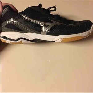 Mizuno volleyball shoes