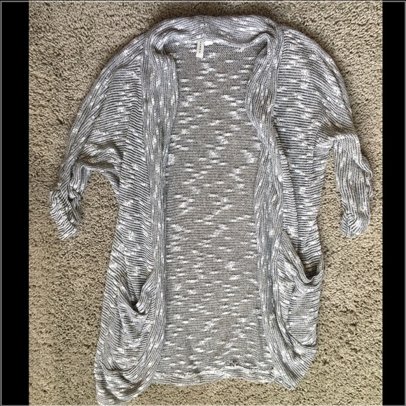 Quarter inch sleeve cardigan