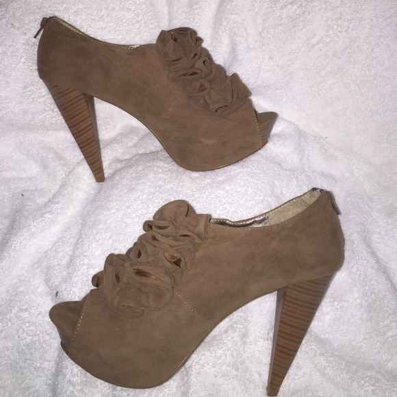 Peep toe heel - Picture 2 of 2