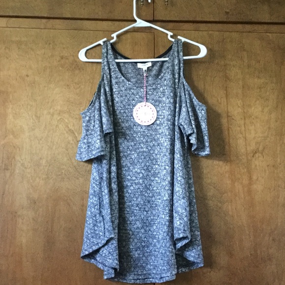 Reposhing  Umgee  cold shoulder top