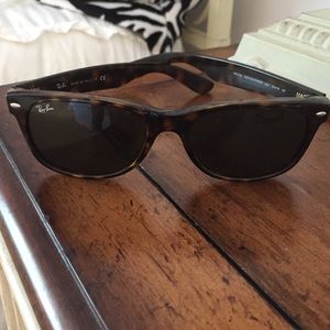 Rayban wayfarer sunglasses