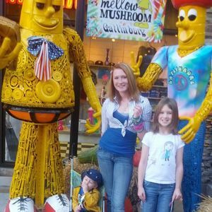 Meet your Posher, Cassandra