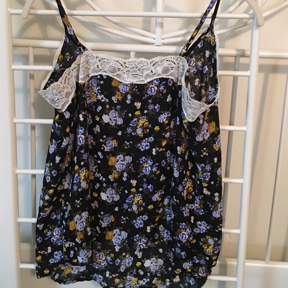 Forever 21 camisole style top size small - Picture 3 of 3