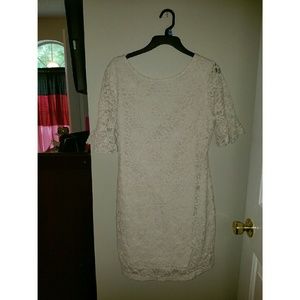 ABSOLUTELY BEAUTIFUL CREAM LACE DRESS