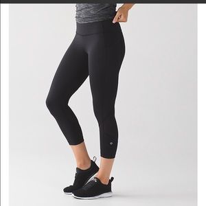 Lululemon pace rival crop