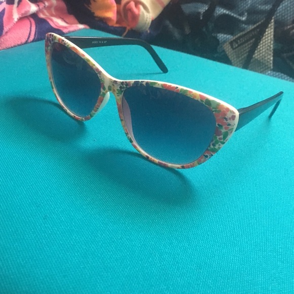 Floral sun glasses - Picture 3 of 3