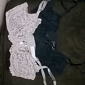 2 Victoria's Secret Bras