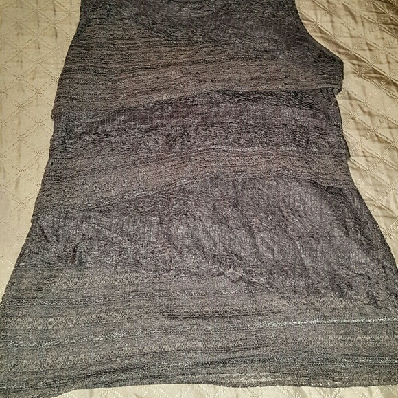 Cute! Like New Kenar Grey Laced Tank - Picture 2 of 3