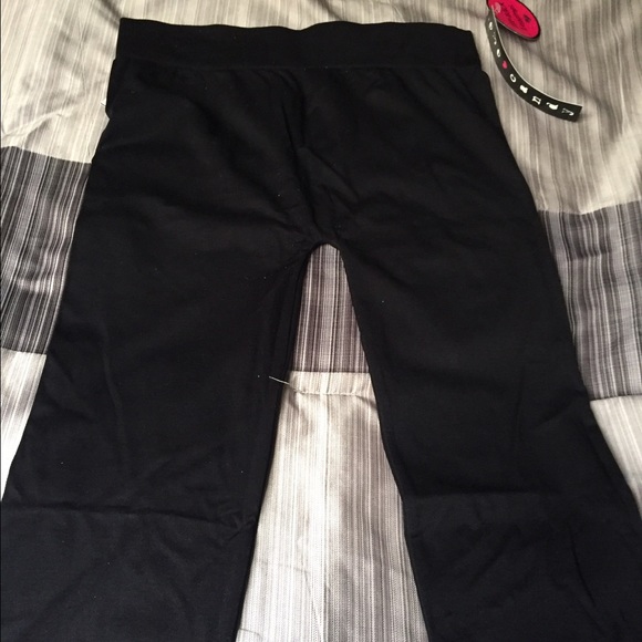 New - Picture 2 of 3