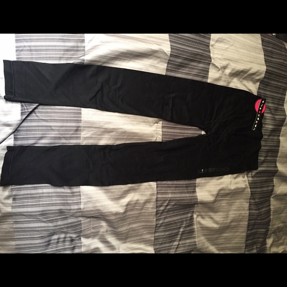 New - Picture 1 of 3