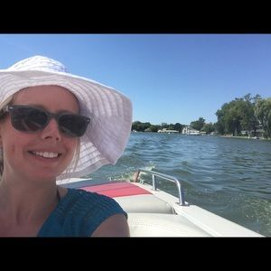 Meet your Posher, Andrea
