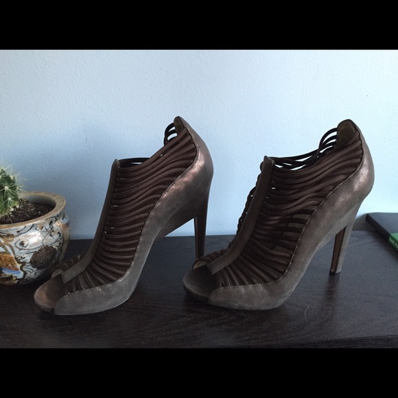 Chic metallic sandals - Picture 2 of 4