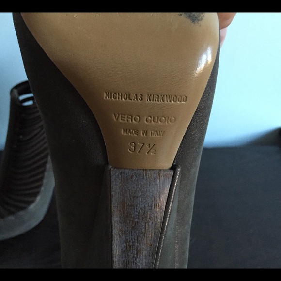 Chic metallic sandals - Picture 4 of 4